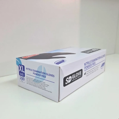 Pudełko 100 sztuk czarnych rękawic nitrylowych SD Glove w rozmiarze XL.